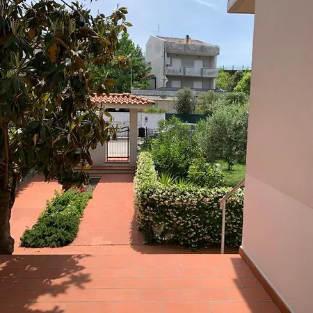 Guest house Brezza Affittacamere 3*