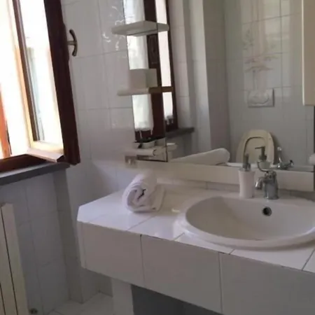 Πανσιόν Brezza Montemarciano